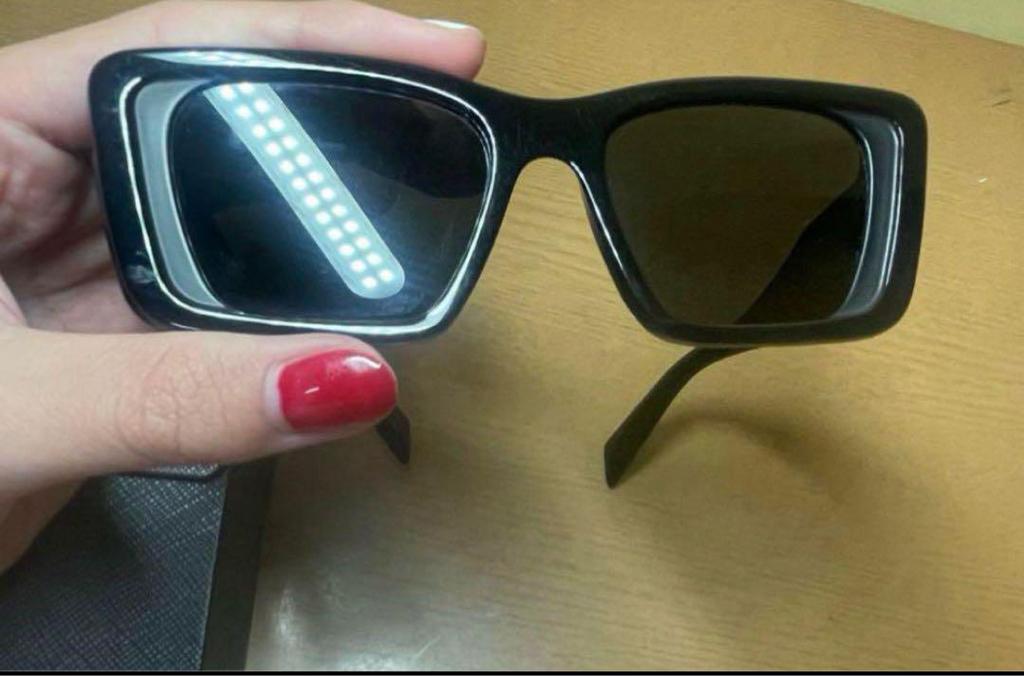 [Б/У] Оригинальные солнцезащитные очки с логотипом Prada (архив) носят Ники