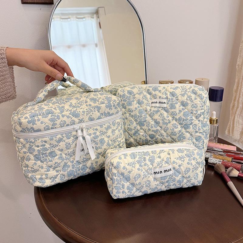 2024 Floral Cotton Quilted Large Capacity Cosmetic Handheld Storage Bag