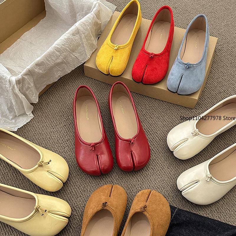 Модная обувь таби в японском стиле, женские удобные кожаные балетки с раздвоенным носком, лоферы, женские туфли Мэри Джейн, мокасины, женские балетки