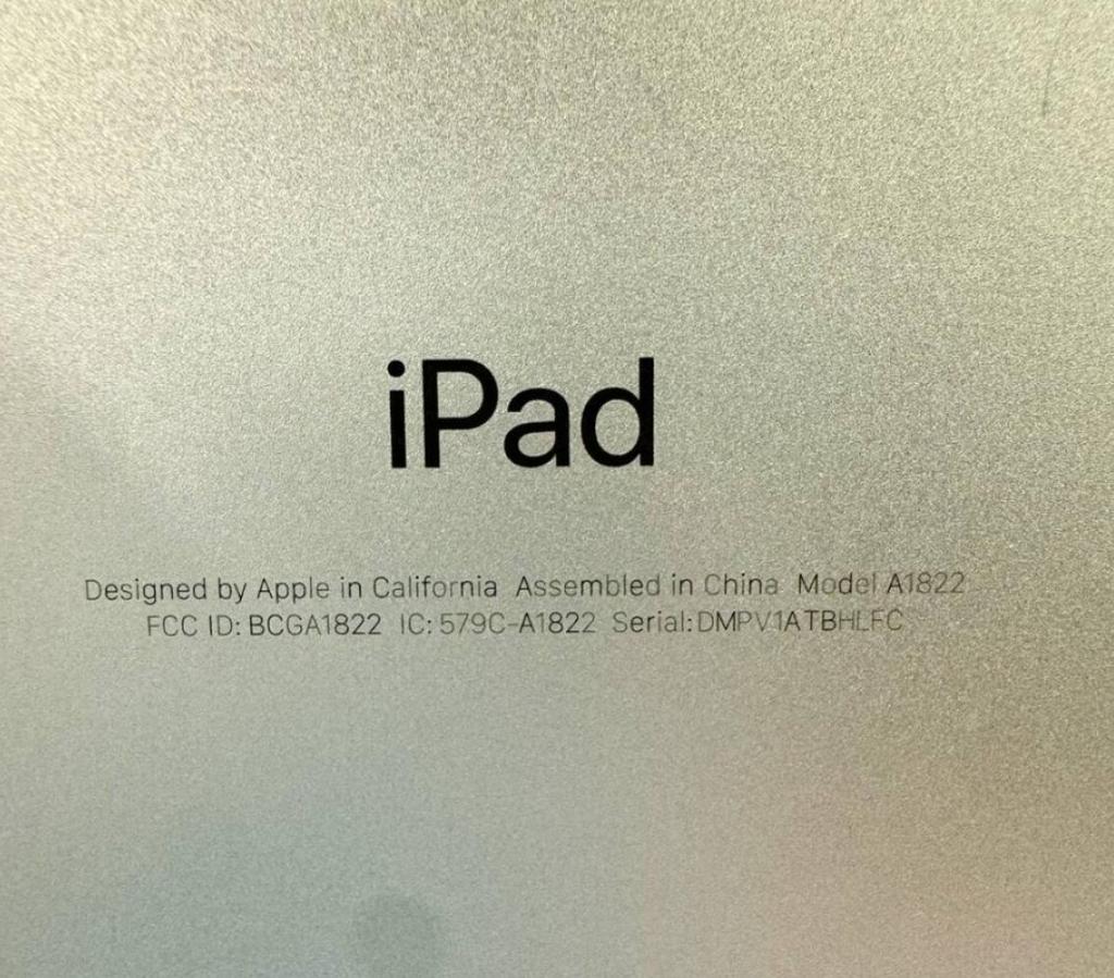 Apple Apple iPad A1822 32 ГБ Серебристый Wi-Fi модель A1822 iPad б/у