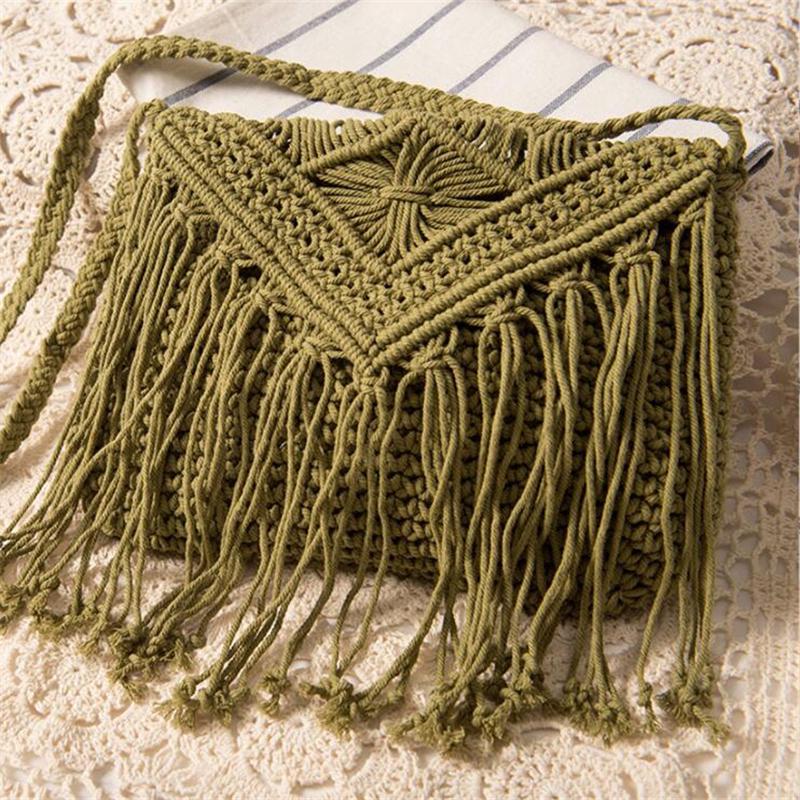 Шикарная женская сумочка с красивыми кисточками. размер сумки: 27 см * 2 см * 21 см