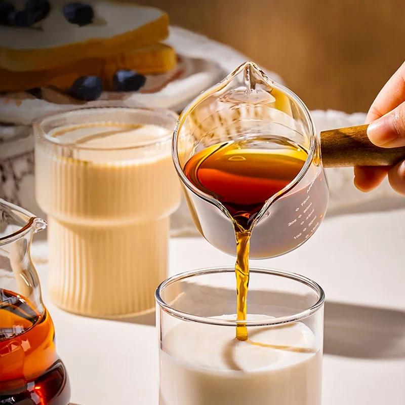 Стеклянная мерная чашка для эспрессо с деревянной ручкой, кувшин для молока с одним/двойным горлышком, принадлежности для кофе, прозрачная кухонная мерная кружка