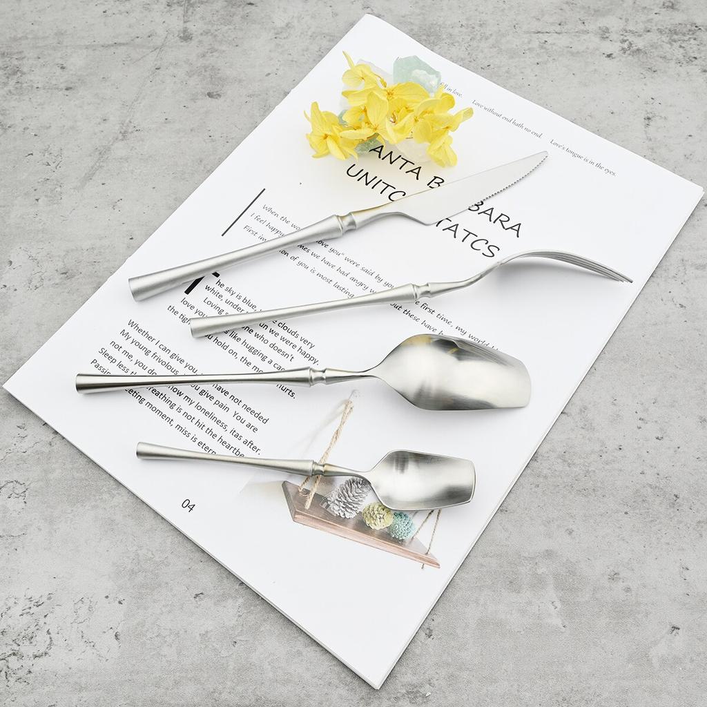 24Pcs Red Gold Cutlery Set 18/10 Stainless Steel Tableware Vintage Knife Fork Coffee Spoon Dinnerware Set Wedding Kitchen Silverware