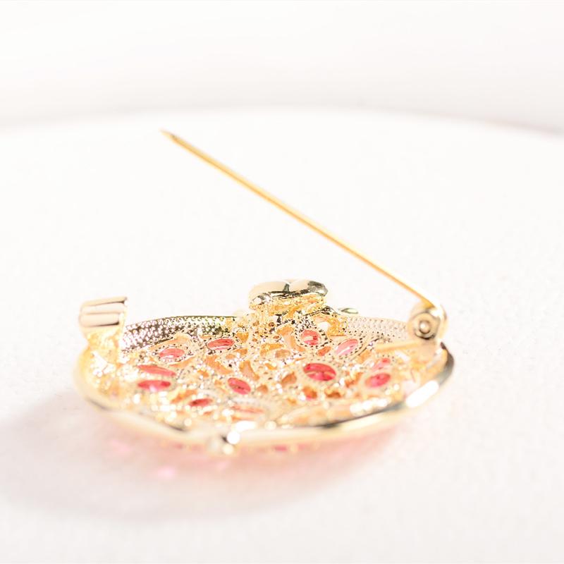 Легкая роскошная брошь с гранатом и кубическим цирконием для женщин, аксессуары, булавки, модная брошь с фруктами, элегантное украшение для одежды