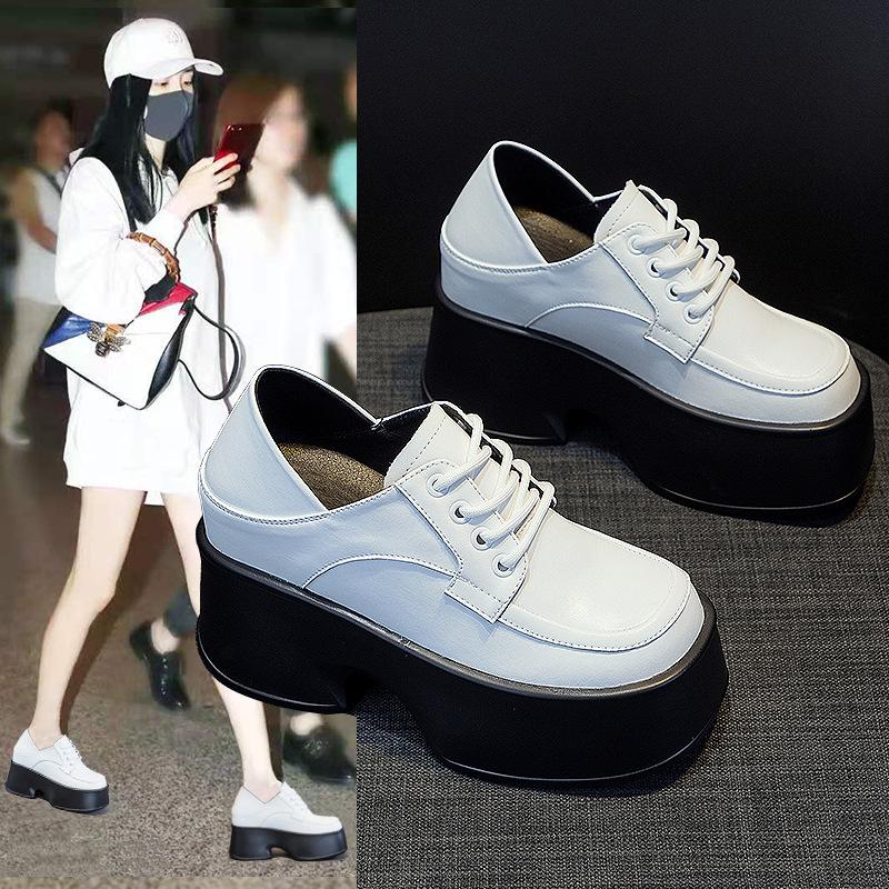 Маленькие кожаные туфли в британском стиле, два способа носки, женские весна 2025, новые, ретро, черно-белые, на шнуровке, лоферы на платформе, универсальные, трендовые