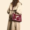 Retro Niche Underarm Bag, Fashionable Tote Bag, Simple and Large-capacity Commuting Bag