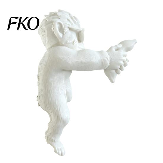 Fine Workmanship Decor Cool Monkey Figurine Computer Monitor Decor, Funny Statue Ornament, Decorative Bedroom Decoration Piece with Banana