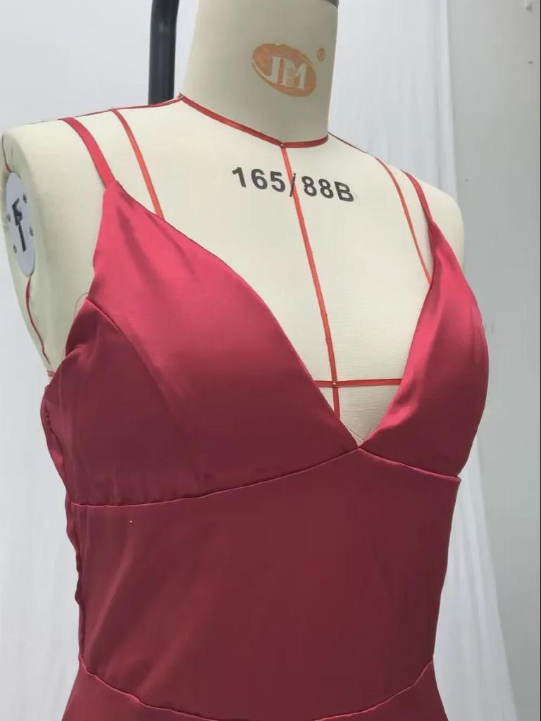 Весна/лето 2025 г. Европейское и американское сексуальное платье с V-образным вырезом и подтяжками