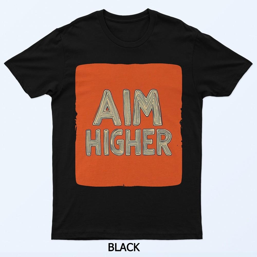 Оранжевая футболка с надписью Aim Higher