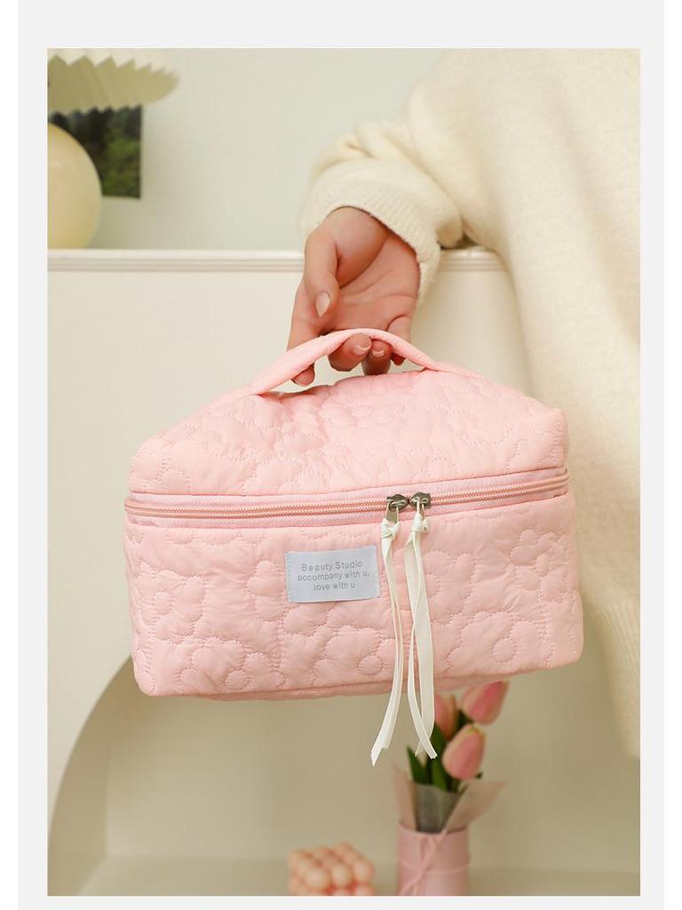 Облачная косметичка: Портативный мягкий дорожный органайзер большой вместимости, с пушистым дизайном, идеально подходит для хранения косметики или карандашей