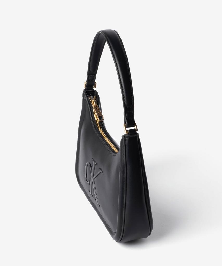 Сумка через плечо LV04F3230G С ПОДНЯТЫМ ЛОГОТИПОМ CK МАЛЕНЬКАЯ СУМКА ЧЕРЕЗ ПЛЕЧО [Calvin Klein] Женская ЧЕРНЫЙ/Черный [Б/У]