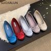 Модные SUOJIALUN Весенние Новые Женские Балетки Модные С Круглым Носком Мелкие Слипоны Женские Повседневные Балетки Мягкие Балетки