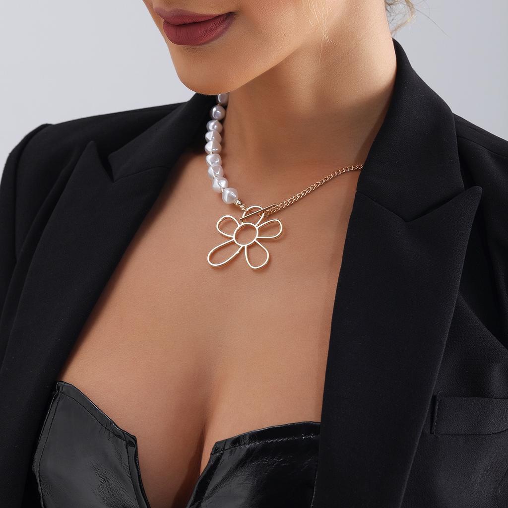 Jewelry Highlight Imitation Pearl Ccb Beaded Splicing Chain Necklace Female Geometric Hollow Flower Necklace