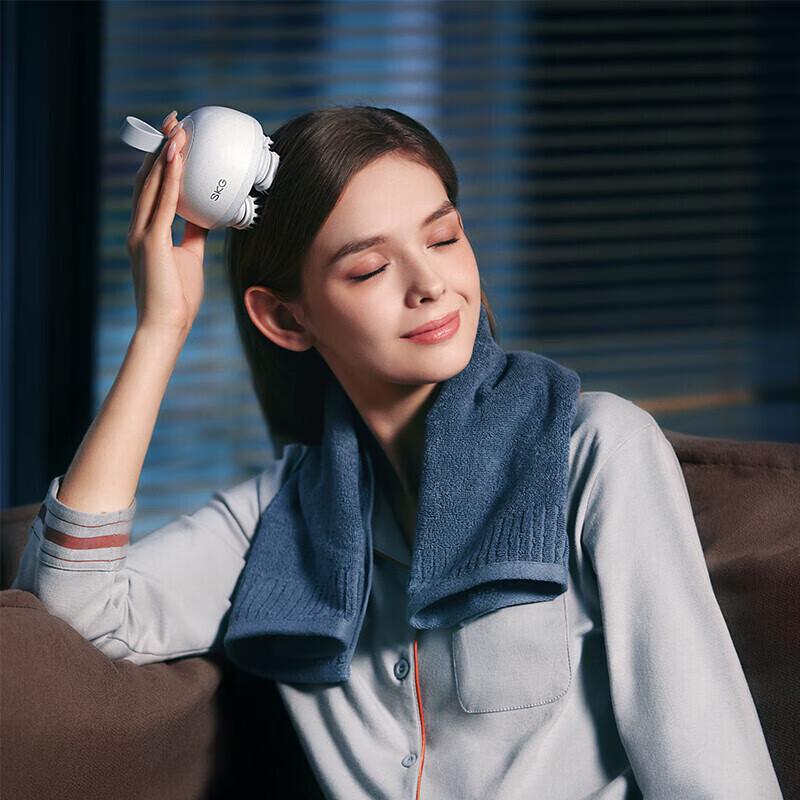 SKG BC3 Head & Scalp Massager CN plug (adapter included)