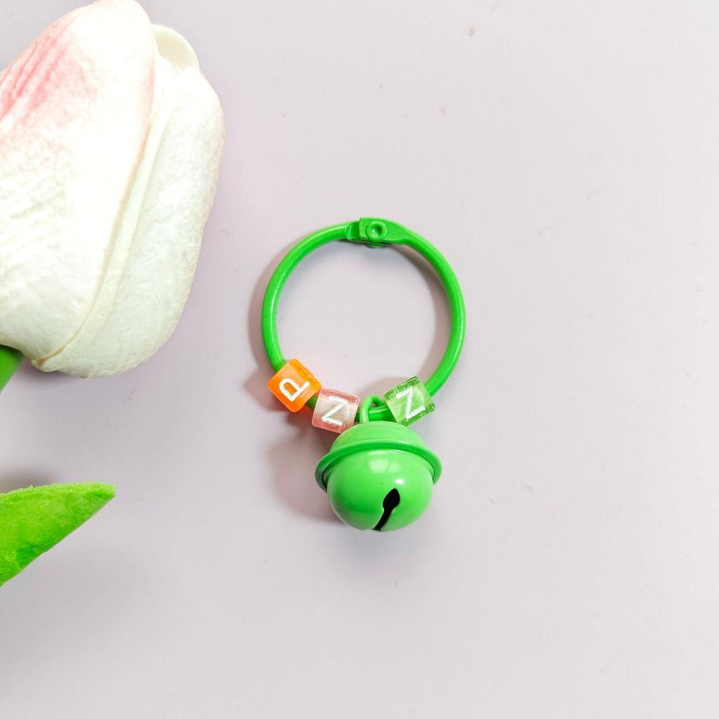 Цветной брелок-подвеска в виде колокольчика из бисера с аксессуарами для рюкзака своими руками