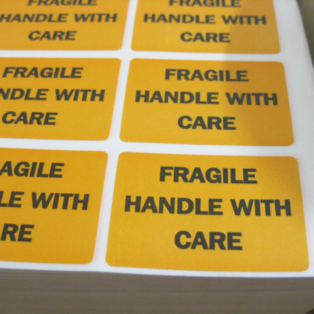 1000 шт. 38x25 мм ХРУПКАЯ РУЧКА С УХОДОМ, черная на оранжевой бумажной этикетке, наклейка для доставки, напоминание о безопасности, бирка