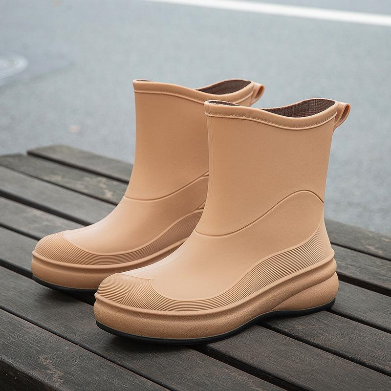 Outdoor Rain Shoes Fashionable Adult Waterproof Shoes Warm Short Rain Boots Women's Velvet Thick-soled Non-slip Versatile Rubber Shoes