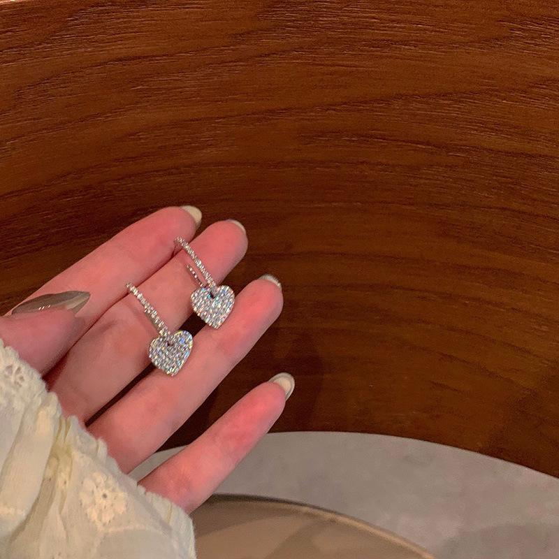 Серьги-гвоздики из стерлингового серебра 925 пробы с розовыми цирконами для прокола мочки уха и хряща - Высококачественные, Супер блестящие, Комфортный дизайн