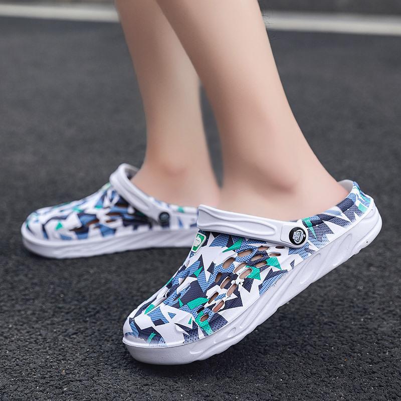 Мужские пляжные кроксы Crocs с граффити для улицы: Большие, нескользящие, дышащие летние сандалии