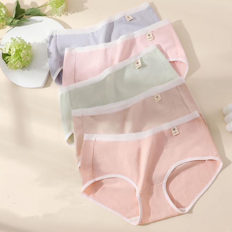 Набор женских хлопковых трусов с милыми принтами. 5 шт