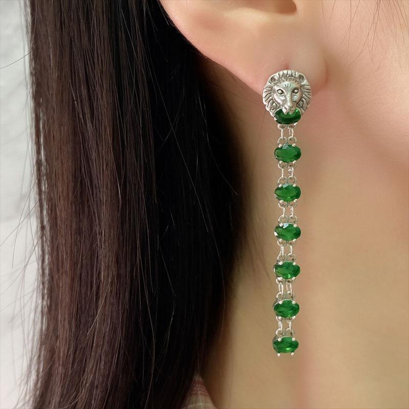 Средневековые серьги в женском стиле с изумрудным камнем, длинные серьги-гвоздики в виде головы льва, преувеличенные ретро-серьги