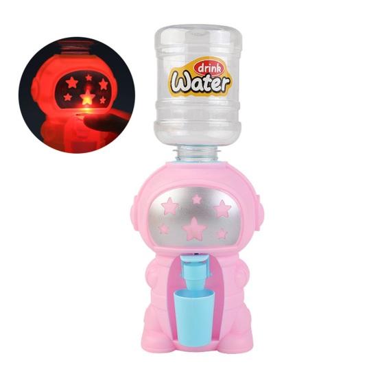 Диспенсер для воды. Мигающие огни. Интерактивная мини-игрушка с игрушкой. Развивает зрительно-моторную координацию и укрепляет связь между родителями и детьми.