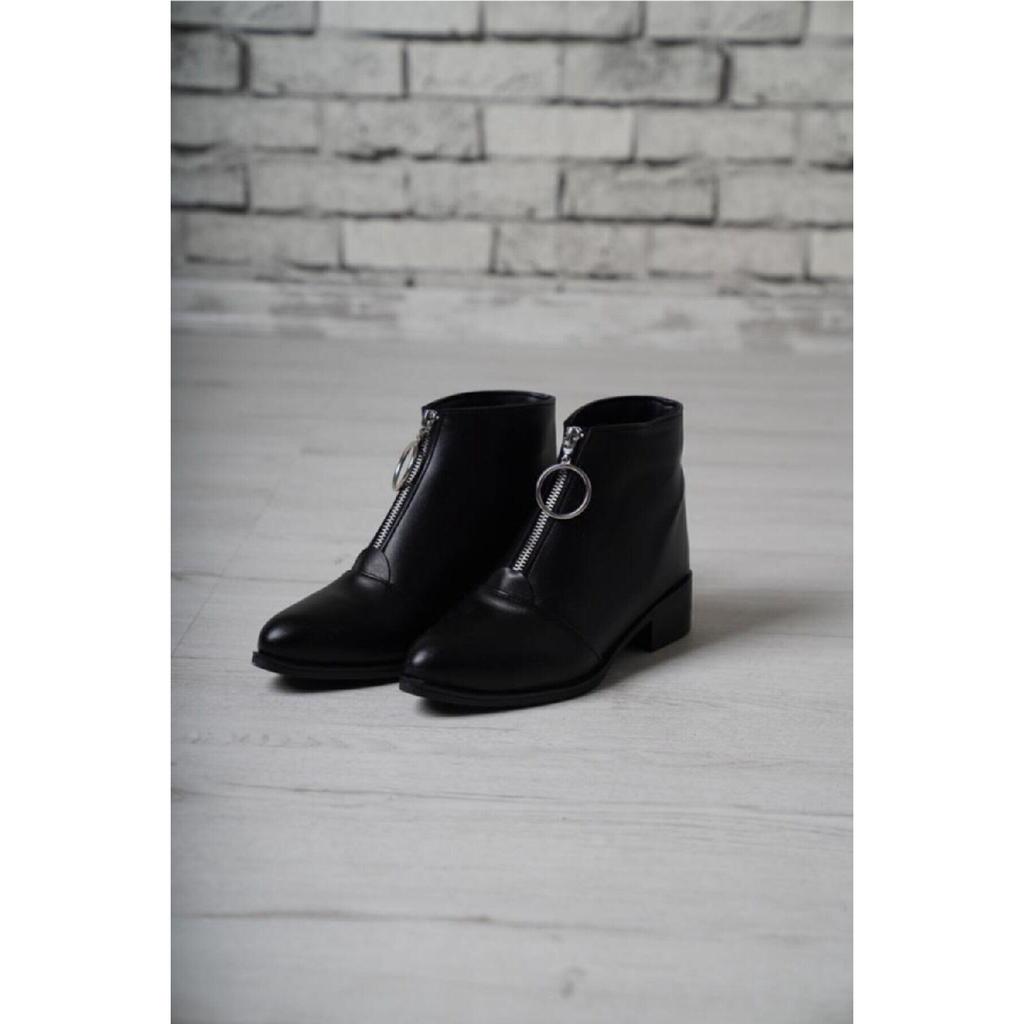 Женские черные кожаные ботинки с молнией спереди