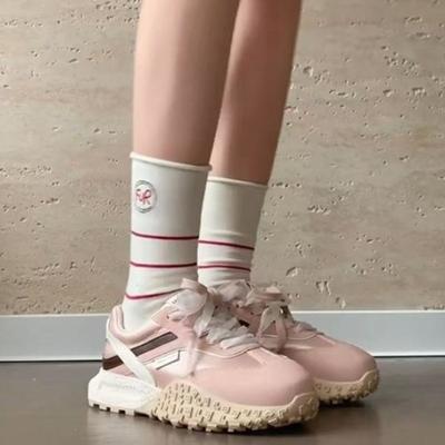 [Внунее увеличение высоты на 5 см] Женские новые повседневные туфли на небольшой платформе, цветная отделка лентами