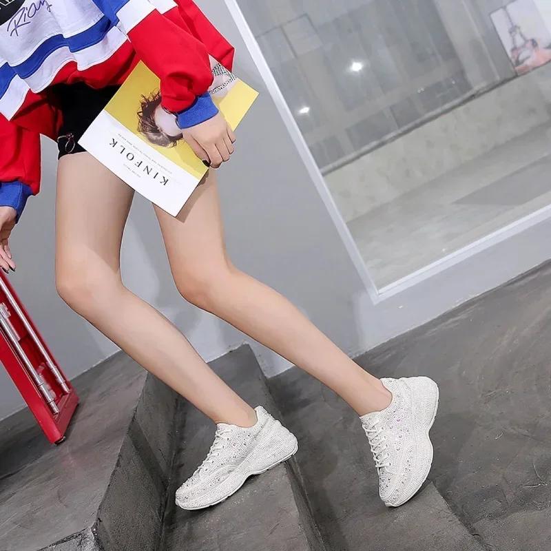 Модная женская обувь для ходьбы высшего качества 2025 Новая женская повседневная обувь Толстая подошва Стразы Дышащая Блестящая Папины кроссовки Женские кроссовки
