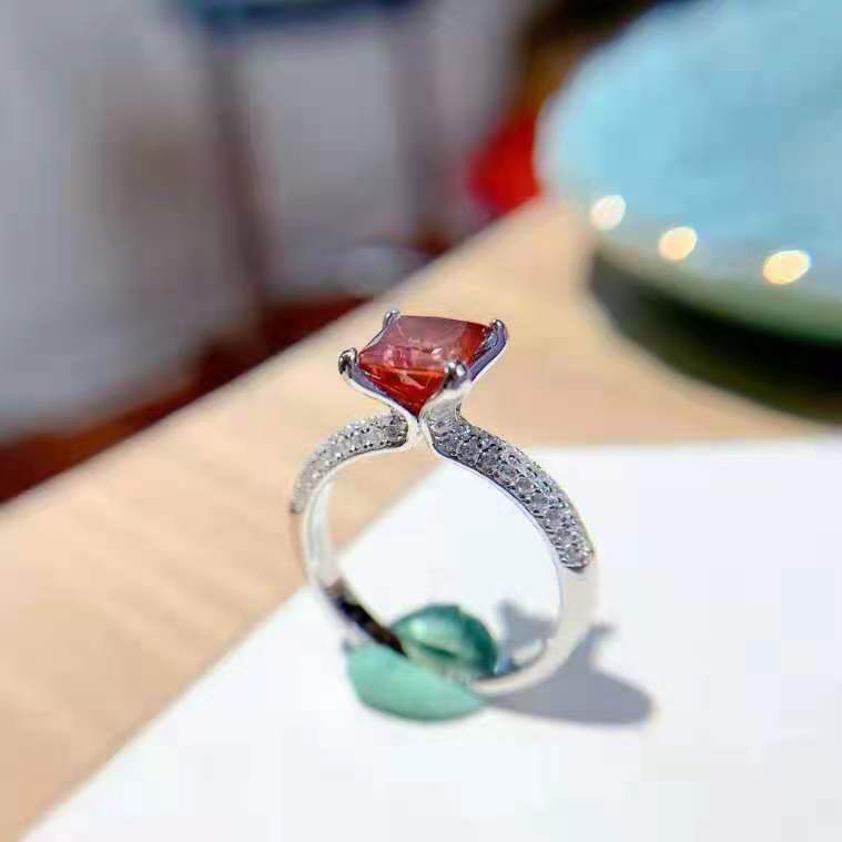 1.5 Carat Pigeon Blood Red Princess Cut Mermaid Moissanite Diamond Ring S925 Sterling Silver Bride Got Engaged Luxury Jewelry