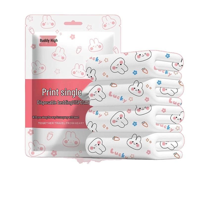 Одноразовый гостиничный постельный набор: Двухслойные непромокаемые простыни, пододеяльник и наволочки, покрывало - дорожный набор из четырех предметов