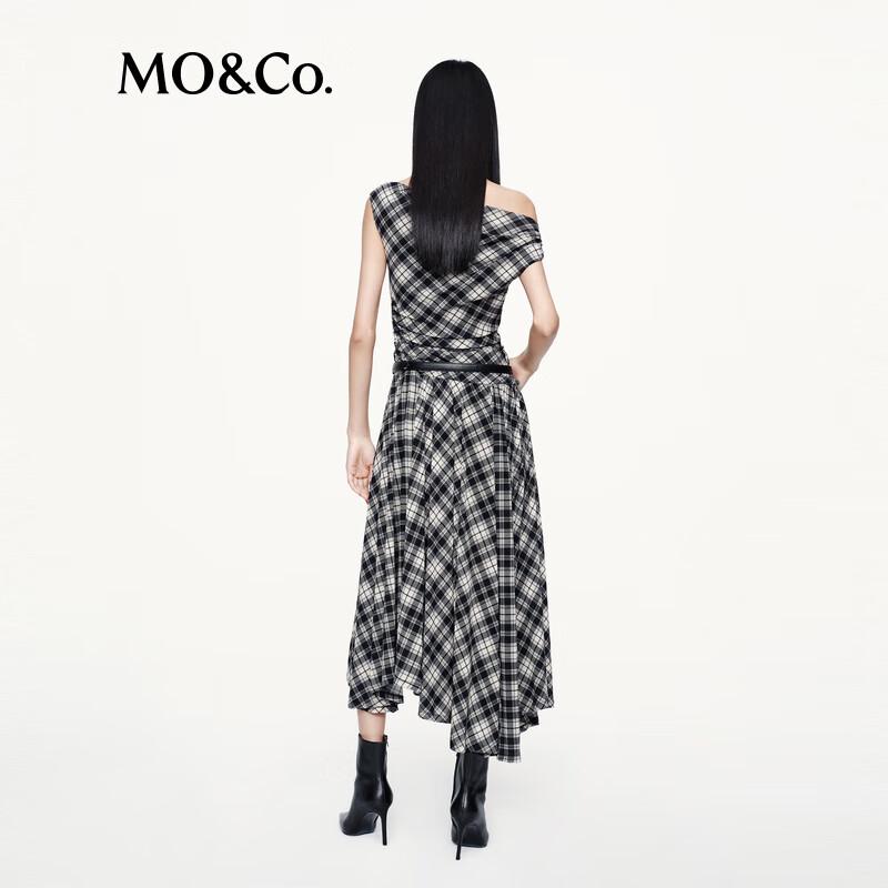 МО&Ко. Асимметричное платье на одно плечо в клетку с поясом, Осень 2025