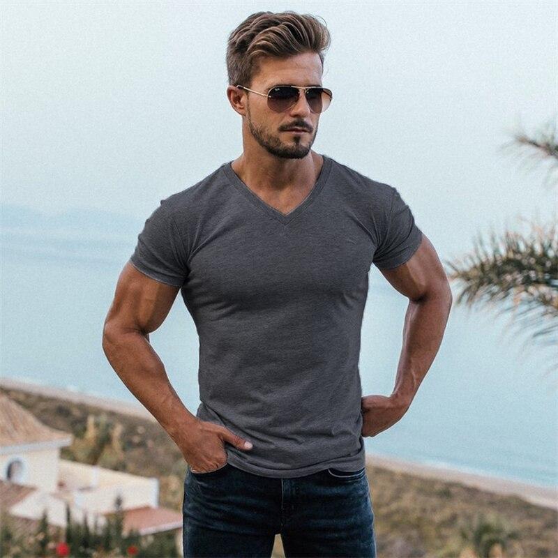 Muscleguys Мужская футболка с v-образным вырезом, однотонные топы с короткими рукавами, мужская хлопковая дышащая повседневная футболка, бодибилдинг, фитнес для мужчин