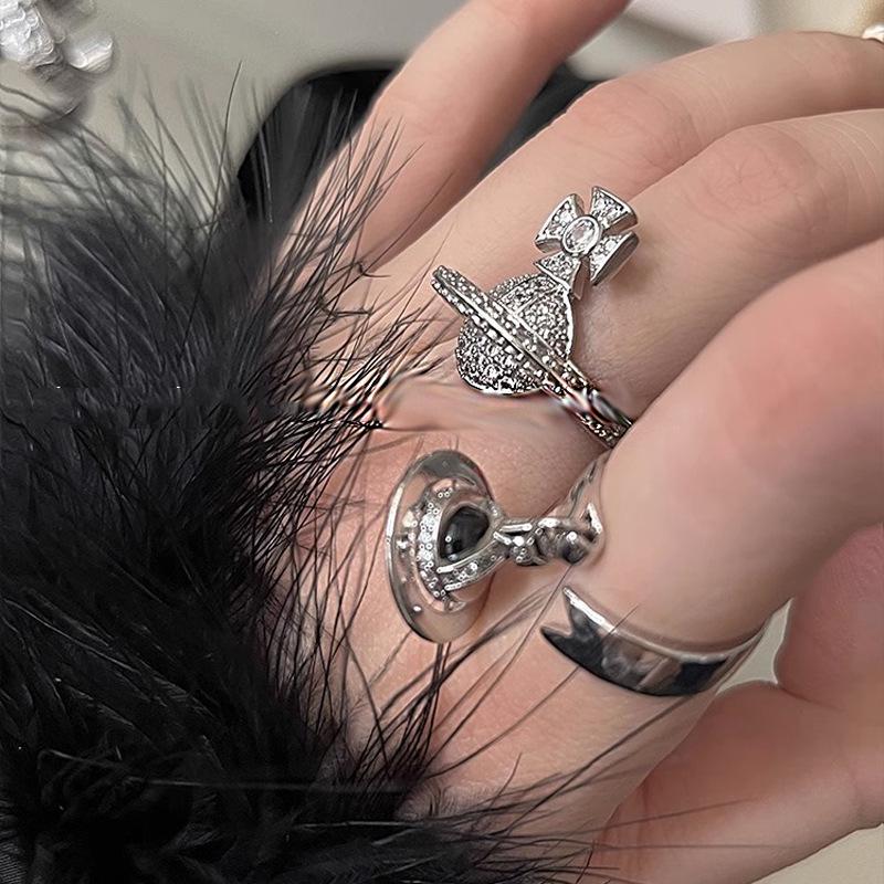 Кольцо Сатурн с шипами и стразами: Крутой, объемный, модный женский нишевый стиль