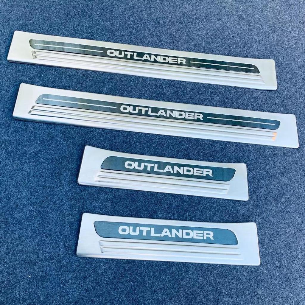 Декоративные накладки на пороги Mitsubishi Outlander 23-24