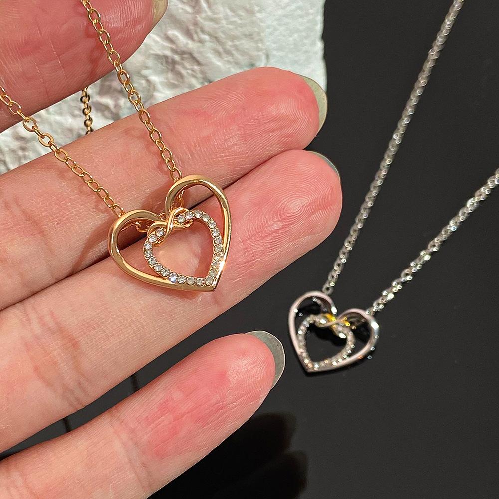 New Two-color Love Necklace Female Personality Creative Unlimited Love 8 Clavicle Chain Heart-shaped Necklace.