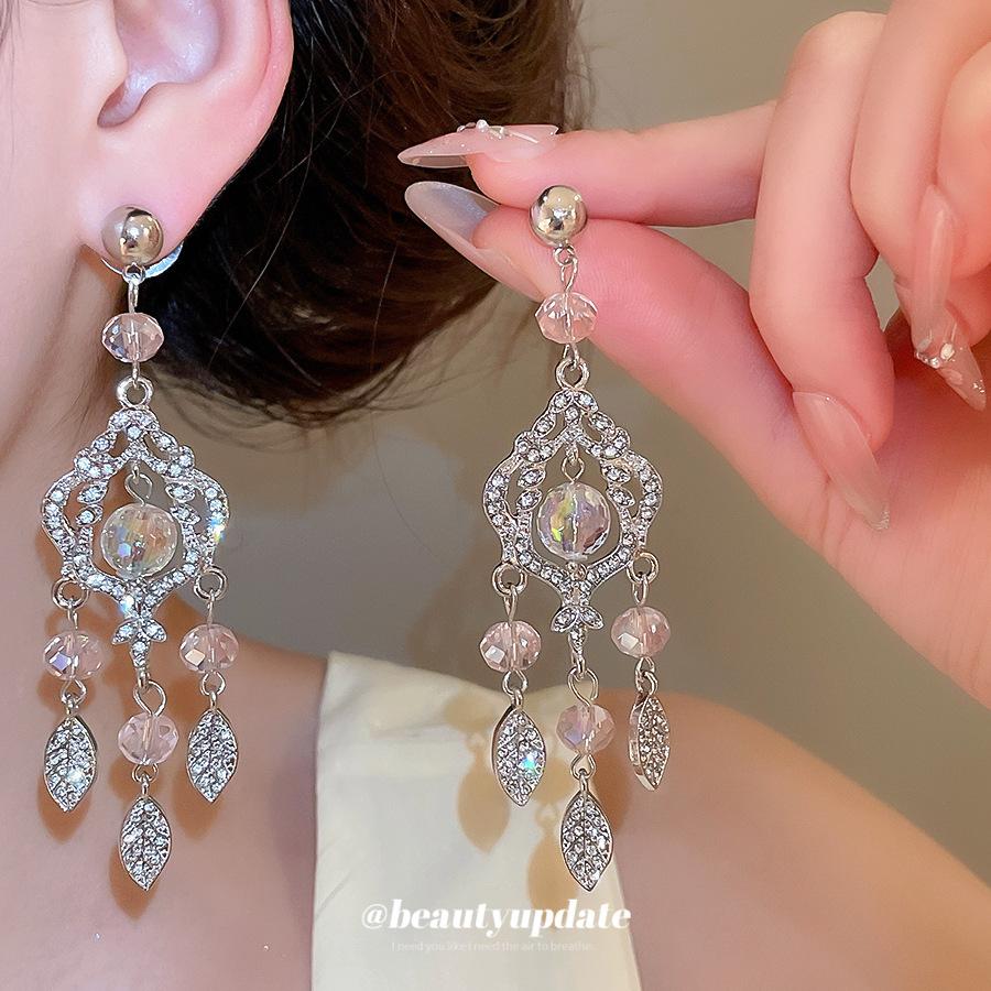 Silver Needle Court Style Light Luxury Rhinestone Glass Leaf Fringed Earrings Exquisite Elegant Niche High-end Women Stud Earrings