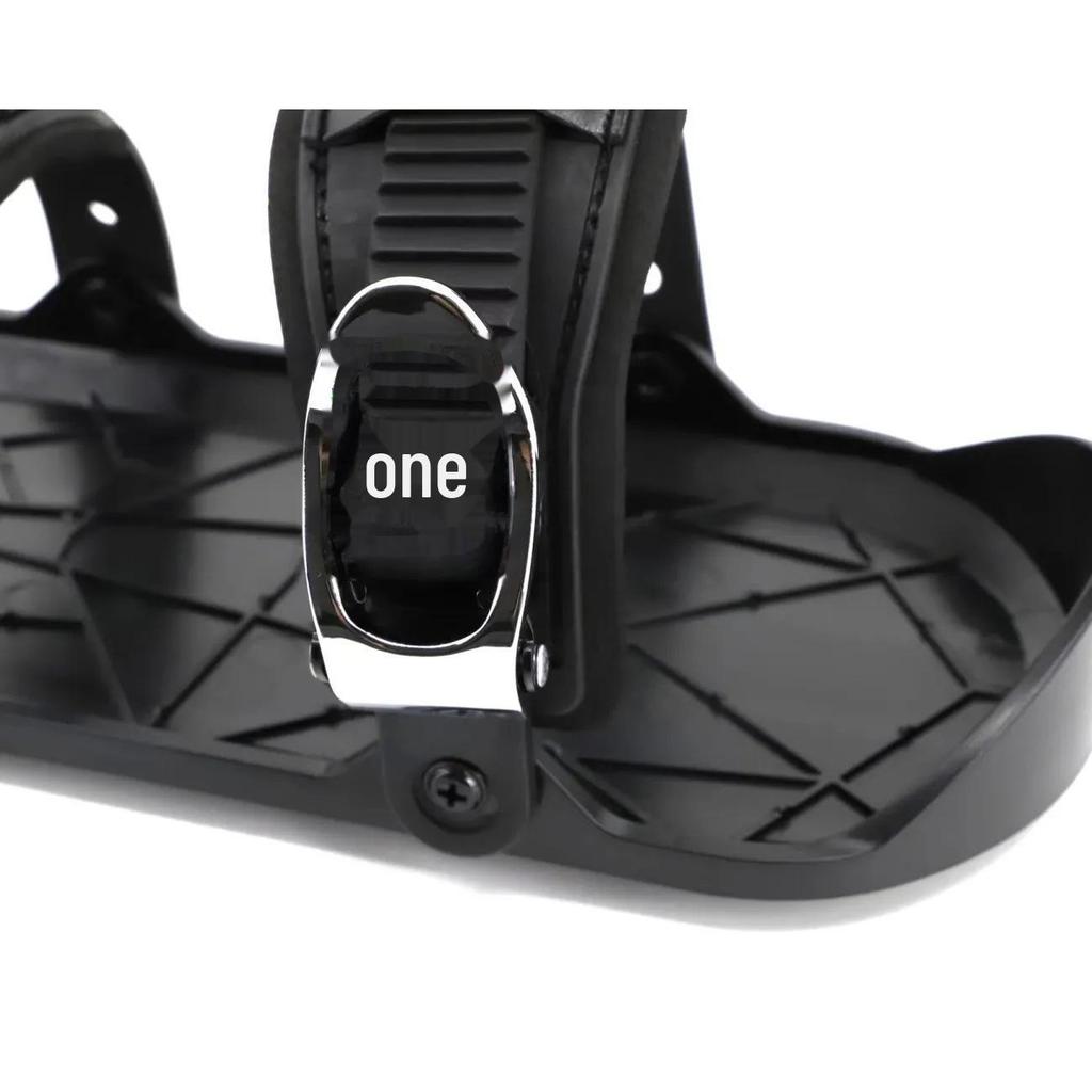 Откройте для себя наши последние новости: Горнолыжные ботинки 3-го поколения, обувь для сноуборда, мини-коньки для лыж — легкие, износостойкие интегрированные коньки