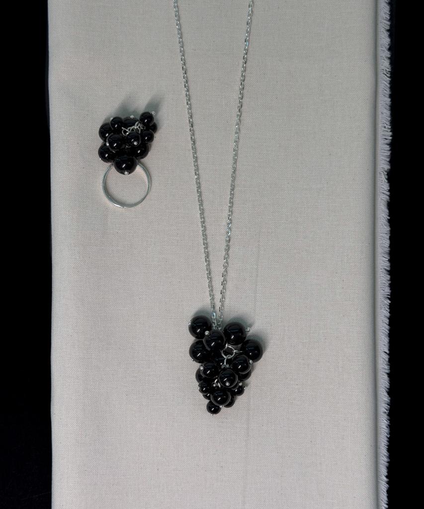 Knosis [925 Silver] Onyx Pebble Necklace