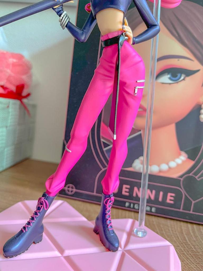 [USED] Ultra Rare BLACKPINK JENNIE Collector's Figure Limited Edition