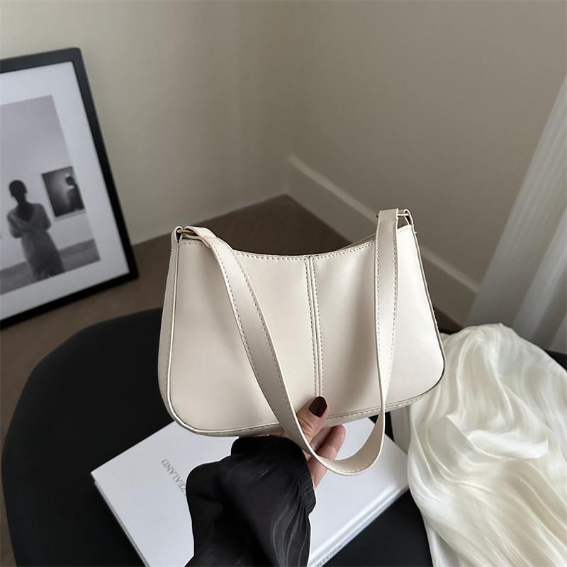 Fashionable Crossborder Vintage Shoulder Bag For Women With Spacious Interior Design