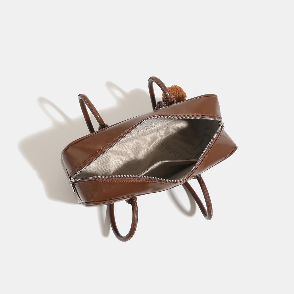 Japanese College Style Retro Oil Wax Leather Bag for Women New Style Autumn and Winter One Shoulder Armpit Bag Portable Boston Bag