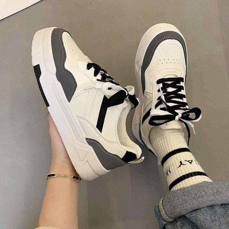 Ins тренд маленькие белые туфли женские 2024 осень и зима новая модель на толстой подошве увеличивающая рост студенческие кеды легкие повседневные кеды спортивная обувь
