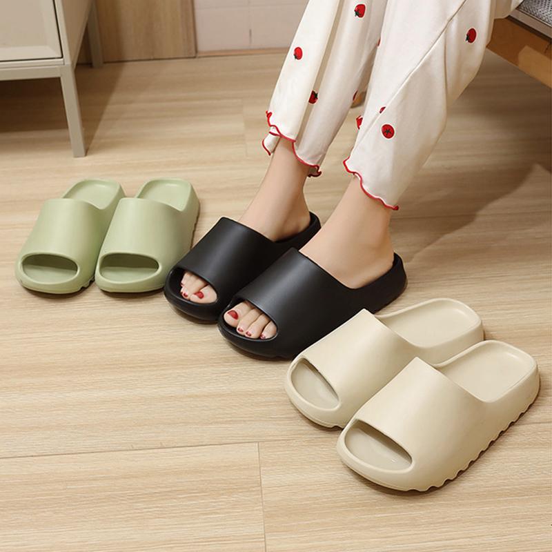 Летние пляжные нескользящие тапочки из ЭВА, женские удобные шлепанцы с мягкой подошвой и подушкой, женские легкие домашние шлепанцы на толстой платформе, 2024
