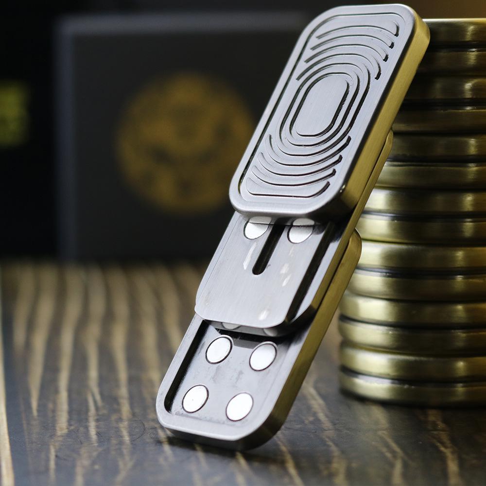 Трехслойная игрушка-антистресс с поп-звуком: DC Push Cards и Серебряный Волновой Пистолет