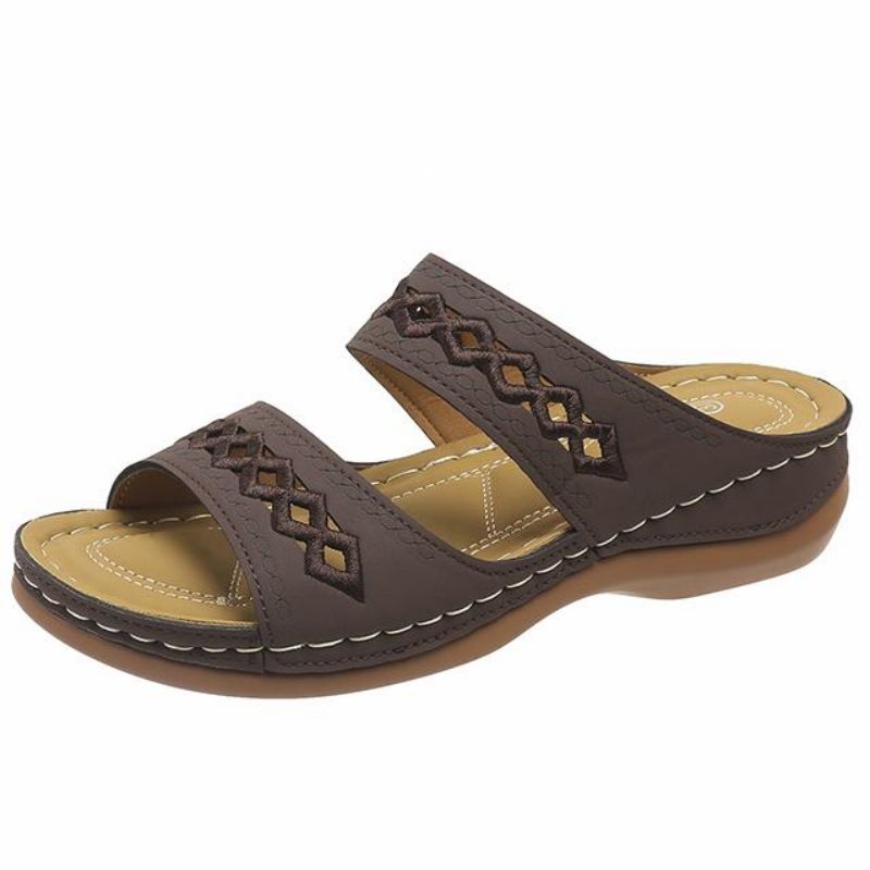 Модные удобные тапочки на танкетке для женщин, лето 2024, сандалии на платформе с ажурной подошвой, женские, больших размеров, нескользящие, пляжные шлепанцы