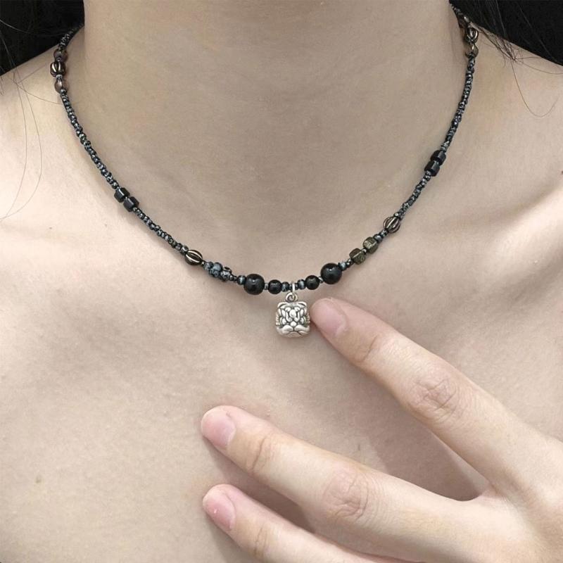 Dainty Lion-Pendant Necklace Tiny Beaded Chain Choker Chinese Style Lion-Charm Clavicle Chain Chinese Style Jewelry Gift