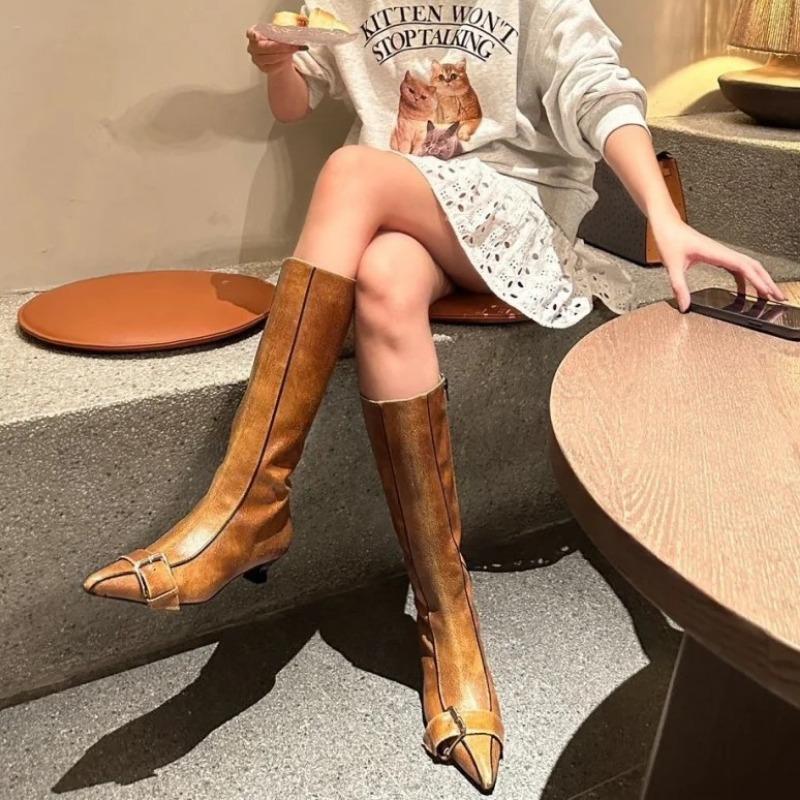 2024 Дизайнерские зимние женские высокие сапоги, модные длинные сапоги с острым носком, женская элегантная обувь, изысканные и изысканные женские рыцарские сапоги