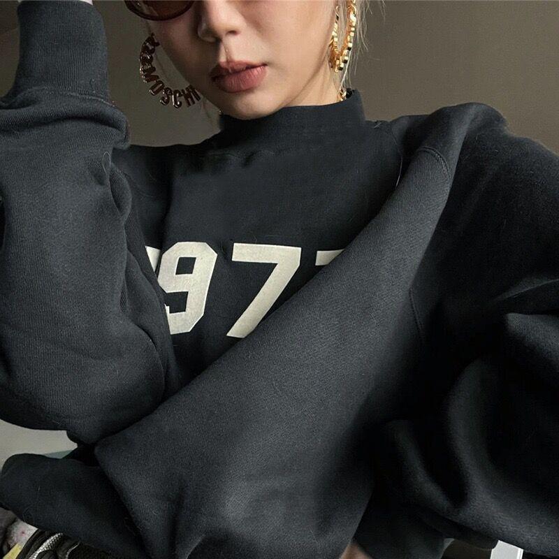 Trendy Unisex Oversized Hoodie - 1977 Autumn/Winter Collection
