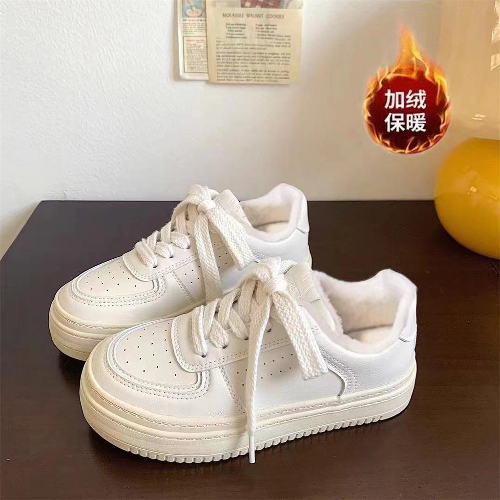 Thick-soled Flat-soled White Shoes Leather Surface 2025 Autumn and Winter New Versatile Retro Casual Student Shoes Women's Board Shoes